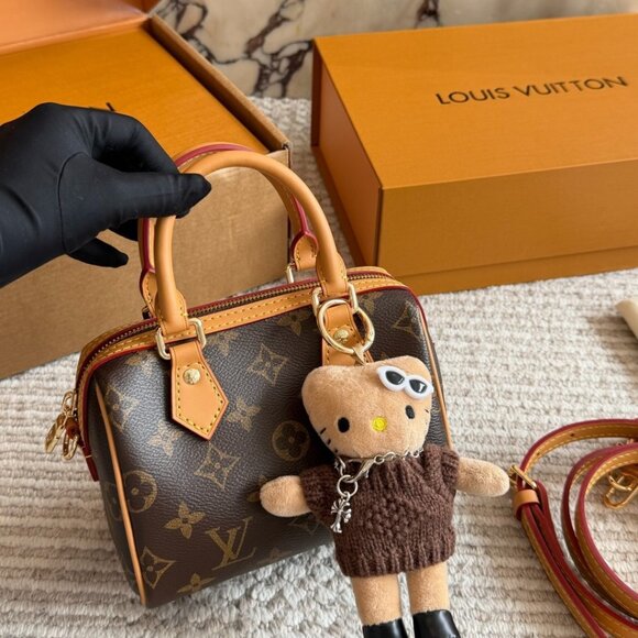 Louis Vuitton Monogram Mini Speedy Bag w/ Cute Hello Kitty Charm Handmade Detail - Picture 7 of 9
